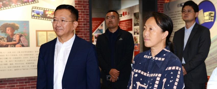 侯景濱會(huì)見(jiàn)建信金融總裁魯秀艷一行